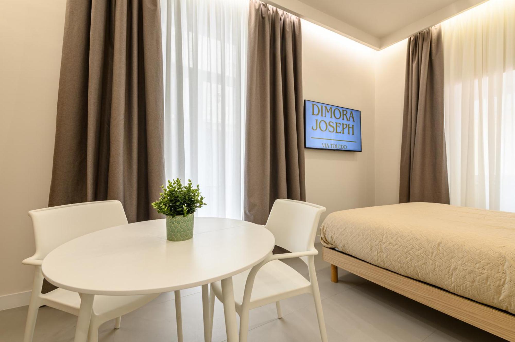 Dimora Joseph Via Toledo Hotel เนเปิลส์ ภายนอก รูปภาพ